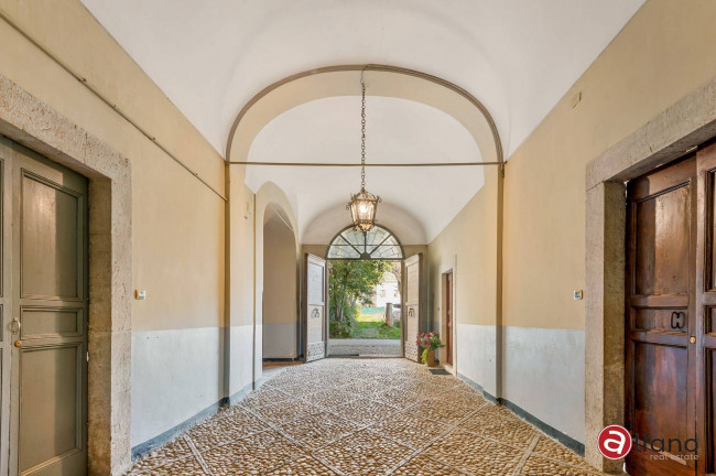 Palazzo storico in vendita a Isola del Liri