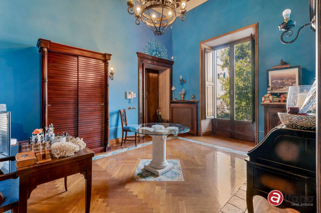 Palazzo storico in vendita a Isola del Liri