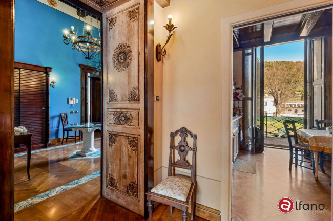 Palazzo storico in vendita a Isola del Liri