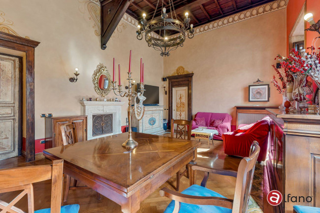 Palazzo storico in vendita a Isola del Liri