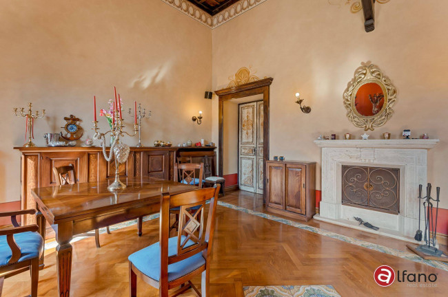 Palazzo storico in vendita a Isola del Liri