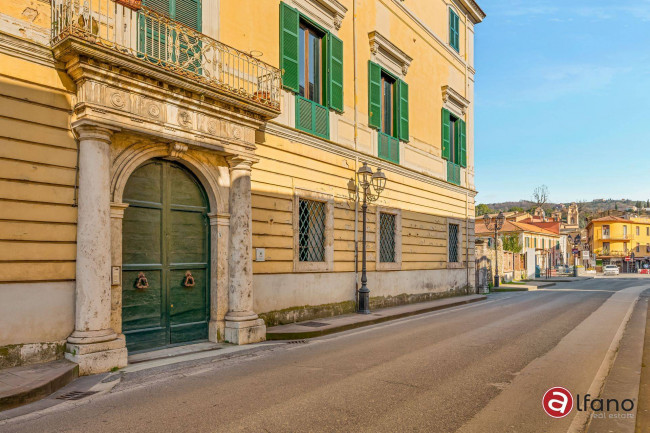 Palazzo storico in vendita a Isola del Liri