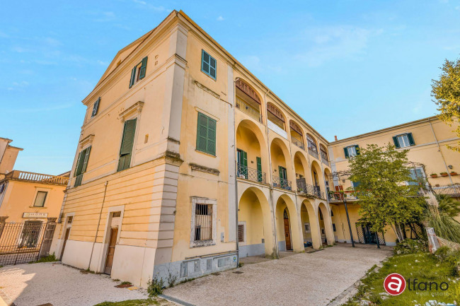 Palazzo storico in vendita a Isola del Liri