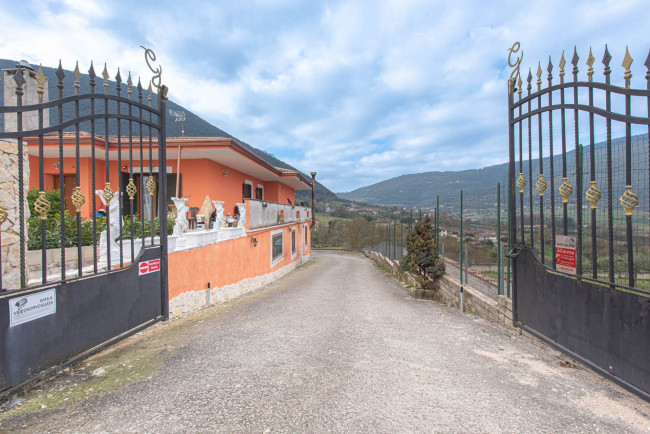 Villa for sale in Giuliano di Roma