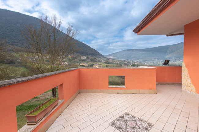 Villa for sale in Giuliano di Roma