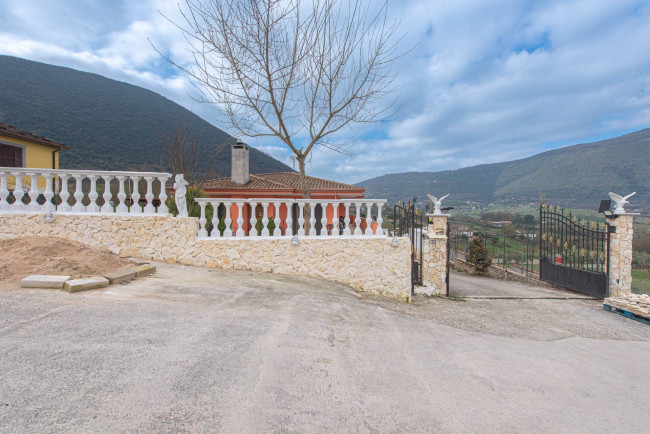 Villa for sale in Giuliano di Roma