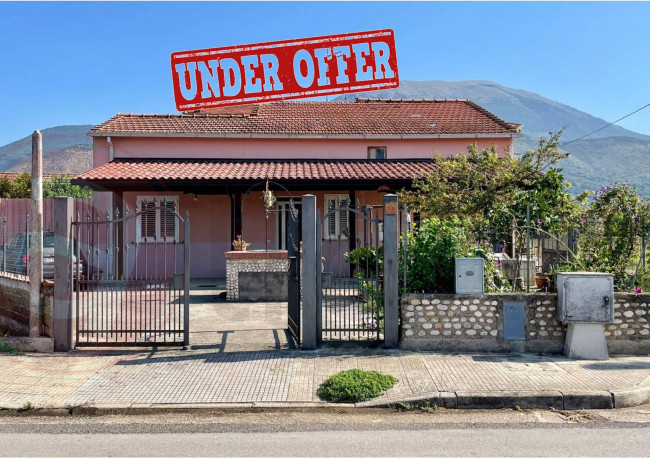 soluzione semiindipendente in vendita a Aquino