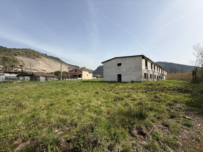 Rustic for sale in Arce