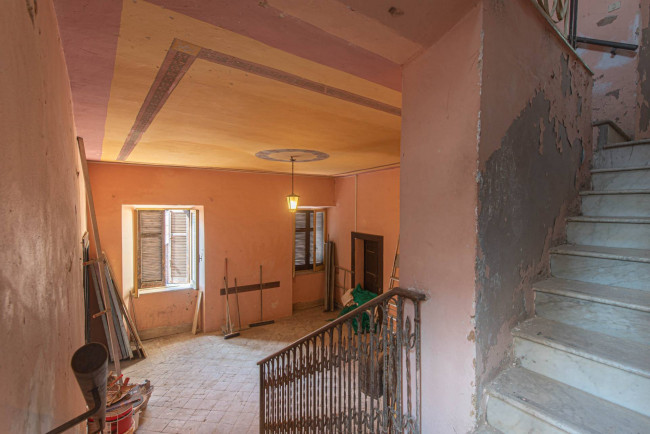 typical historical house for sale in Monte San Giovanni Campano