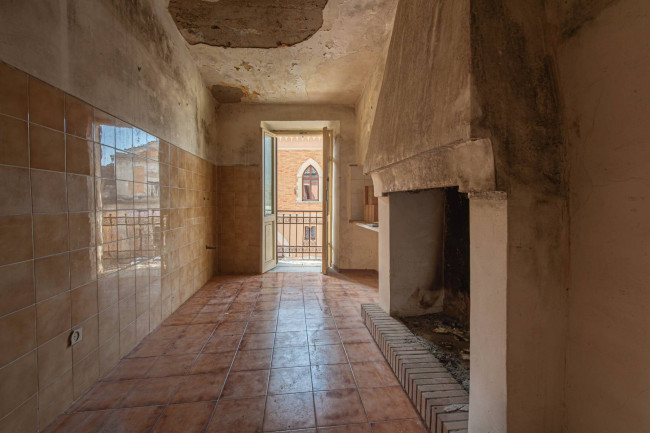 typical historical house for sale in Monte San Giovanni Campano