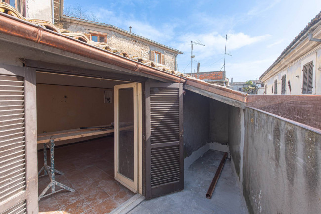 typical historical house for sale in Monte San Giovanni Campano