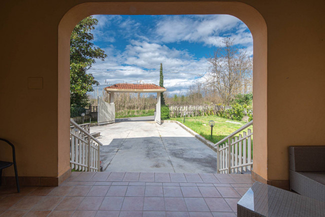 manor house for sale in Arce