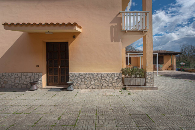 manor house for sale in Arce