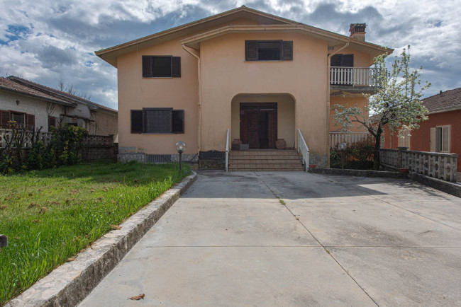 manor house for sale in Arce