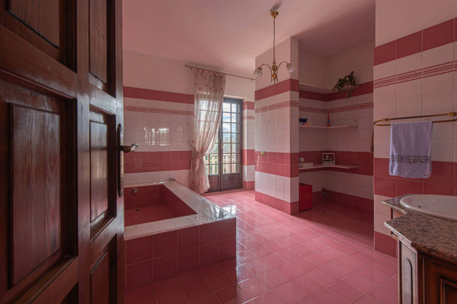 manor house for sale in Arce