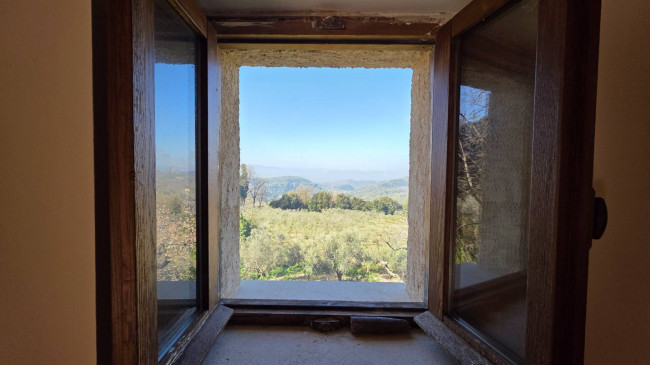 farmhouse for sale in Santopadre