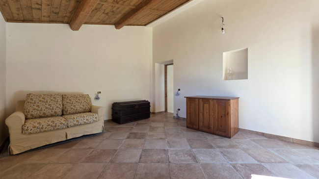 farmhouse for sale in Santopadre