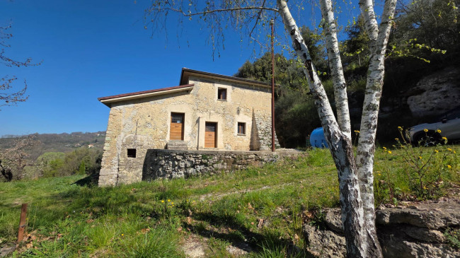 House in Santopadre - view 1