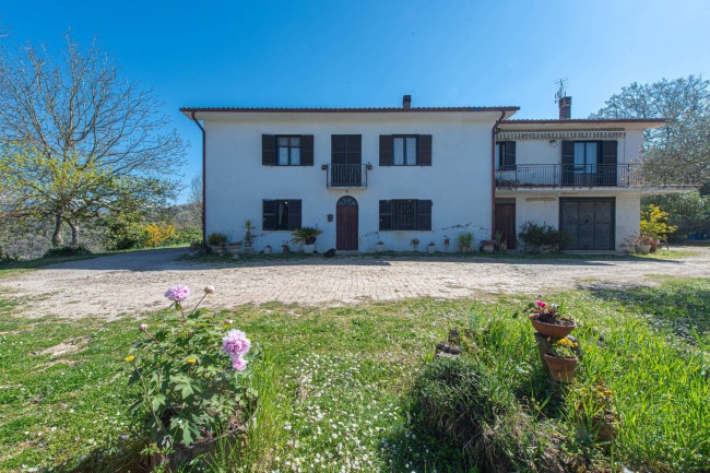 Villa for sale in Fontana Liri