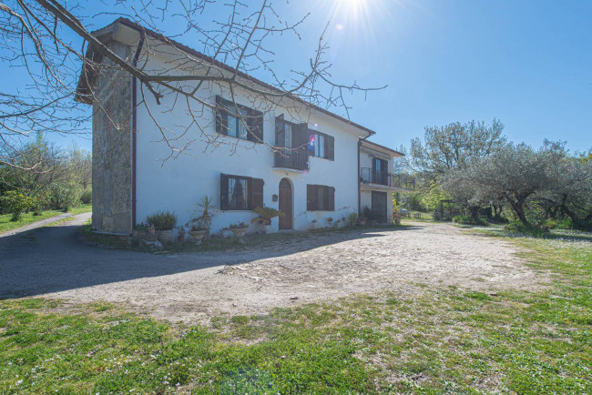 Villa for sale in Fontana Liri