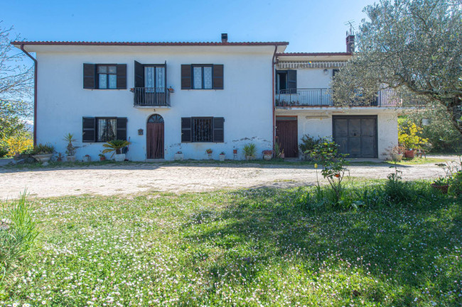 Villa for sale in Fontana Liri