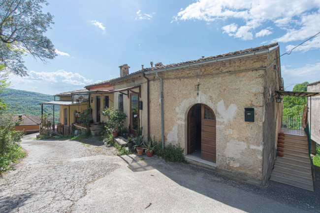 House in Arpino - view 1