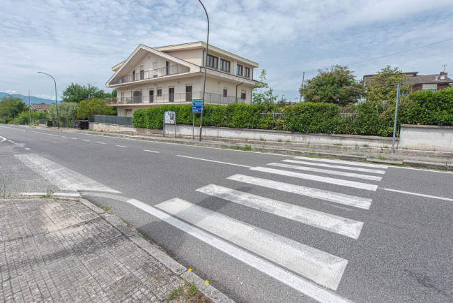 Apartment in Arce - Image 5