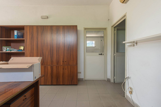 Locale commerciale in vendita a Arce