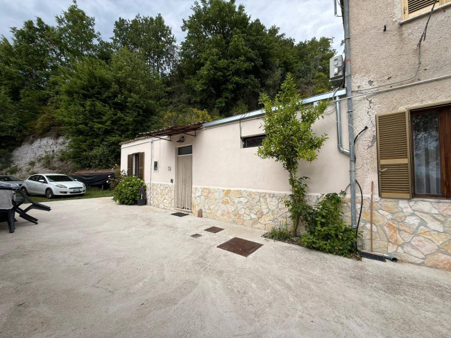 House in Arpino - Image 5
