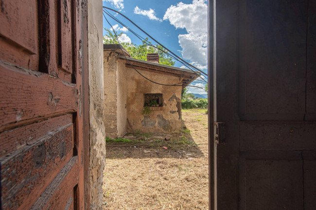 farmhouse for sale in Roccasecca