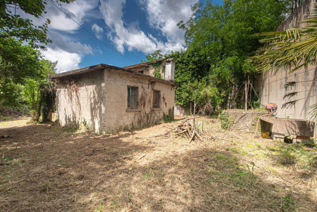 farmhouse for sale in Roccasecca