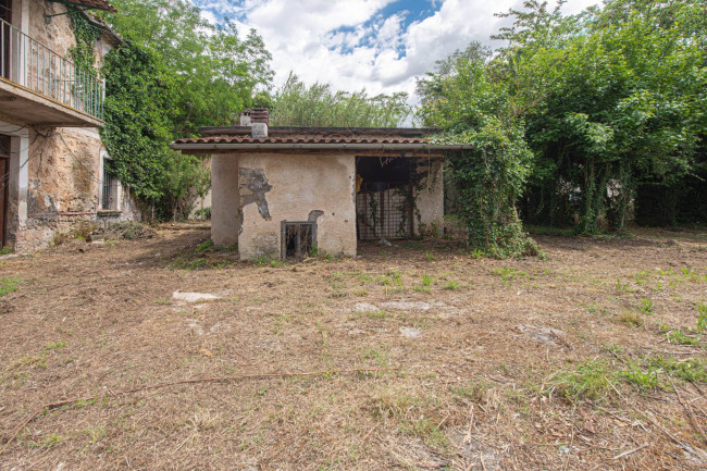 farmhouse for sale in Roccasecca