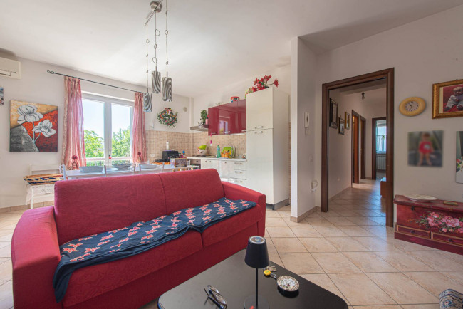 Apartment in Arce - Image 2