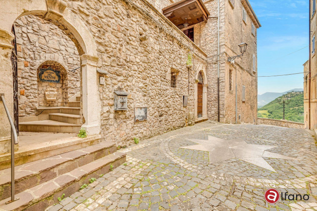 Palazzo storico in vendita a Falvaterra
