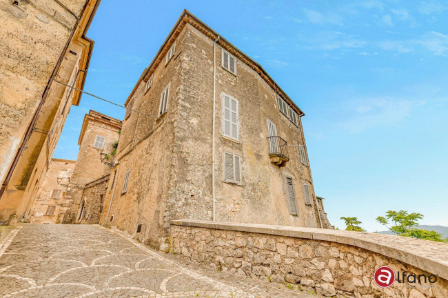 House in Falvaterra - Image 3