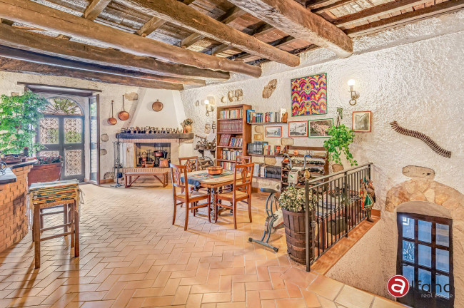 Palazzo storico in vendita a Falvaterra