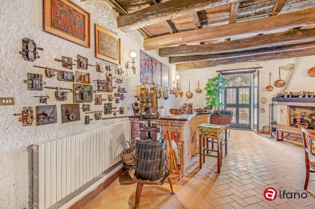 Palazzo storico in vendita a Falvaterra