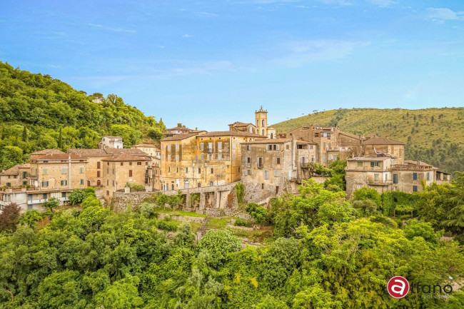 Palazzo storico in vendita a Falvaterra