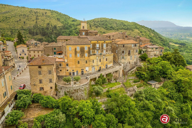 Palazzo storico in vendita a Falvaterra