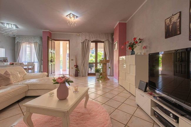 House in Arce - Image 2