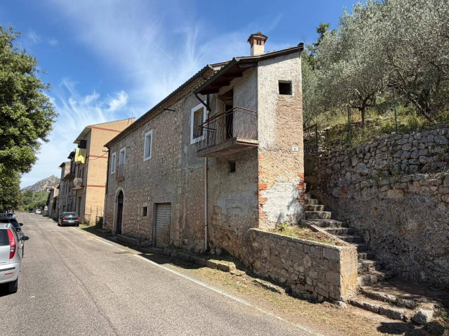 House in Castrocielo - view 1