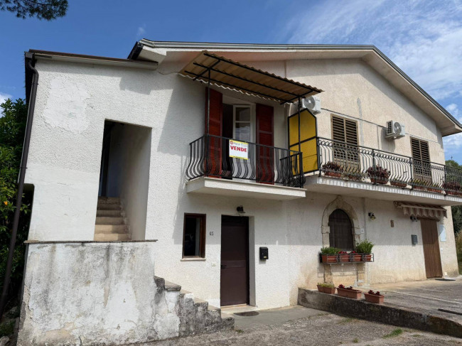 soluzione semiindipendente in vendita a Arce