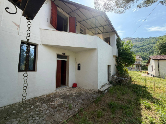 soluzione semiindipendente in vendita a Arce