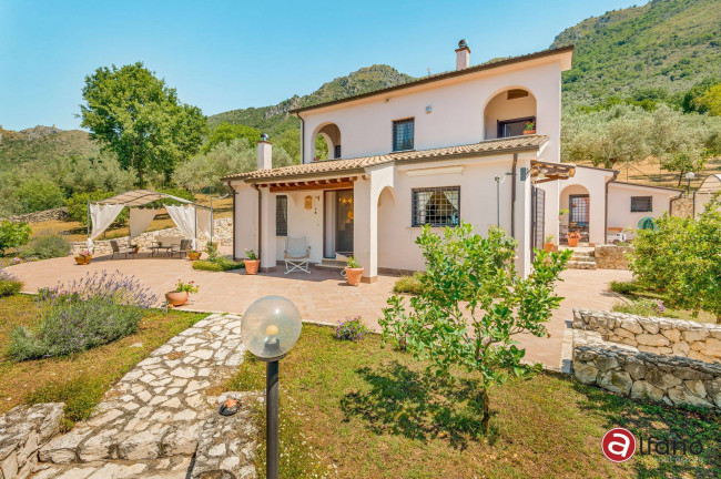 Villa in vendita a Castrocielo