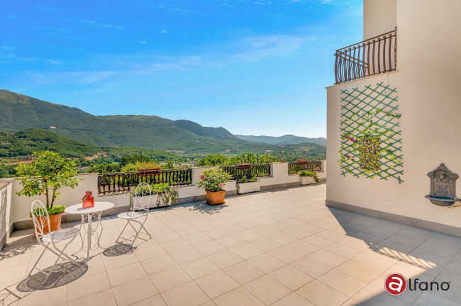 Villa bifamiliare in vendita a Isernia