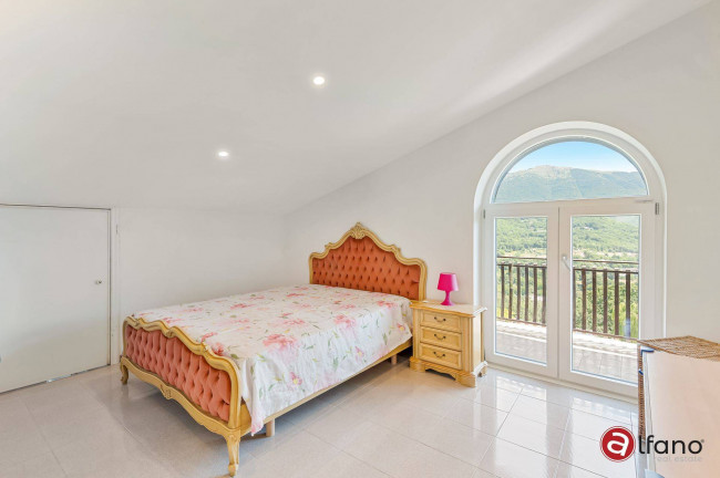 Villa bifamiliare in vendita a Isernia