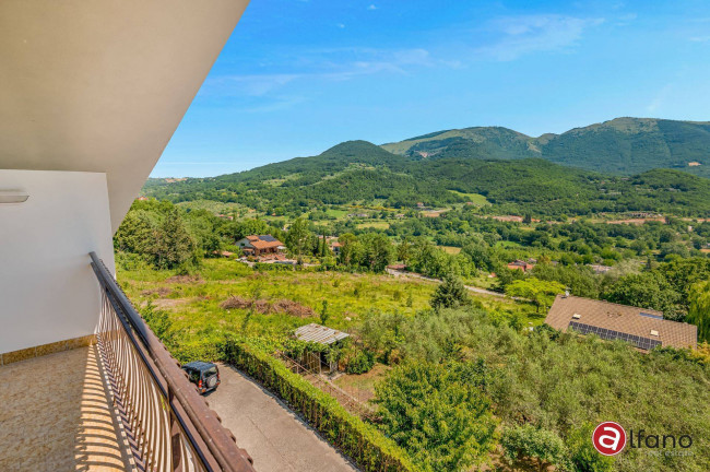 Villa bifamiliare in vendita a Isernia