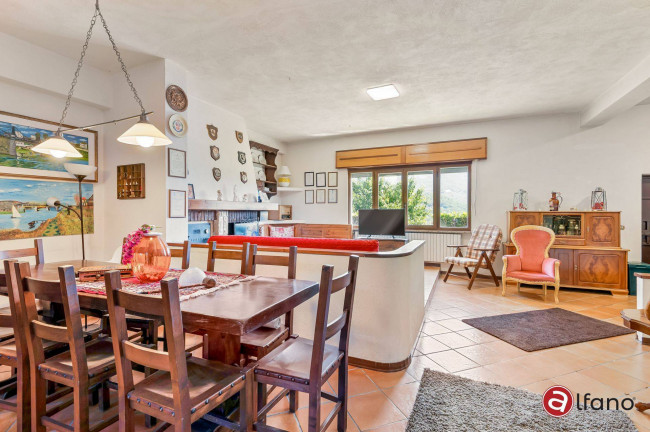 Villa bifamiliare in vendita a Isernia
