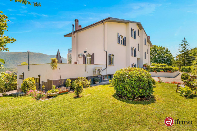 Villa bifamiliare in vendita a Isernia