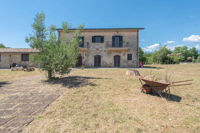 House in Arce - Image 5